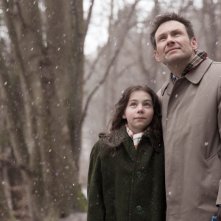 Nymphomaniac - Volume 2: Christian Slater in una scena con la piccola Ananya Berg