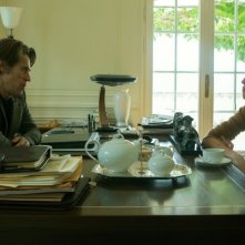 Nymphomaniac - Volume 2: Charlotte Gainsbourg insieme a Willem Dafoe in una scena del film