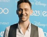 Trilli e la nave pirata: Tom Hiddleston bucaniere canterino