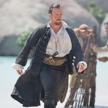 Black Sails: Tom Hopper in una scena del secondo episodio della prima stagione