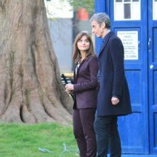 Doctor Who Peter Capaldi Insieme A Jenna Louise Coleman Un Immagine Dal Set Dell Ottava Stagione Del 302127