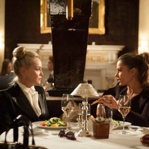 Gigolò per caso: Sharon Stone in una scena del film con Sofìa Vergara