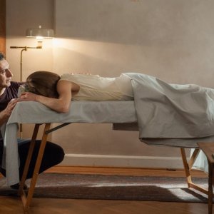 Gigolò per caso: Vanessa Paradis in una scena del film insieme a John Turturro