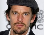 John Travolta e Ethan Hawke nel western In A Valley Of Violence