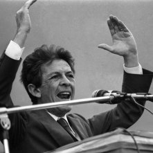 Quando c'era Berlinguer: Enrico Berlinguer durante un comizio in un'immagine tratta dal documentario
