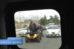 Riprese nel traffico - Fratelli unici