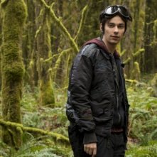 The 100: Devon Bostick in un'immagine promozionale della serie