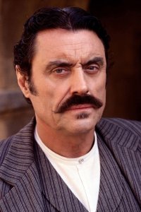 Deadwood: Ian McShane in un'immagine promozionale della prima stagione