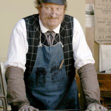 Deadwood: Jeffrey Jones in una scena della prima stagione della serie