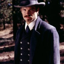 Deadwood Timothy Olyphant In Un Immagine Promozionale Della Prima Stagione 302285