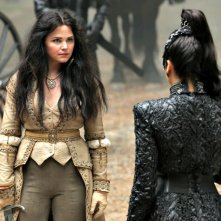 C'era un volta: Ginnifer Goodwin con Lana Parrilla nell'episodio Lost Girl