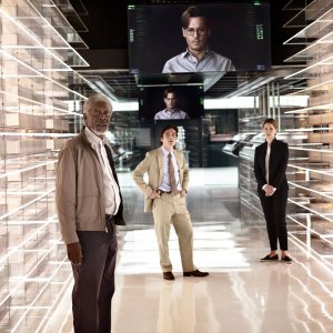 Transcendence: Rebecca Hall con Cillian Murphy, Morgan Freeman e Johnny Depp in una scena del film