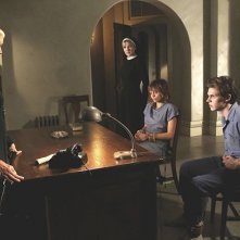 American Horror Story Asylum: Franka Potente e Sarah Paulson in I Am Anne Frank part 1