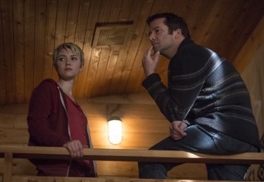 The Following: James Purefoy e Valorie Curry in una scena dell'episodio Teacher's Pet