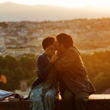 Ti ricordi di me?: Edoardo Leo bacia Ambra Angiolini in una romantica scena del film