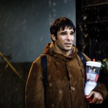 Ti ricordi di me?: Edoardo Leo nei panni di uno scrittore cleptomane in una scena