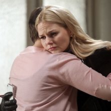C'era una volta: Ginnifer Goodwin con Jennifer Morrison nell'episodio Quiet Minds