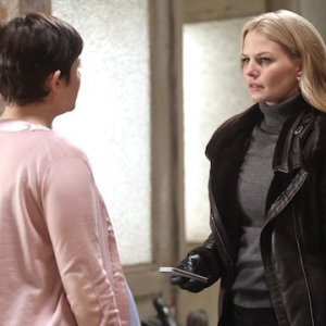 C'era una volta: Ginnifer Goodwin e Jennifer Morrison nell'episodio Quiet Minds