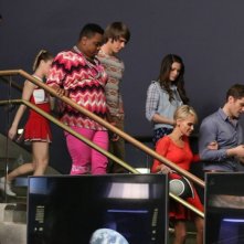 Glee: il cast in un momento dell'episodio New Directions