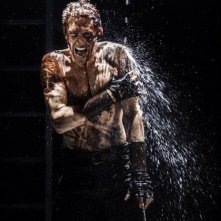 Tom Hiddleston in una delle più significative scene di Coriolanus
