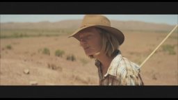 Trailer Italiano - Tracks - Attraverso il deserto