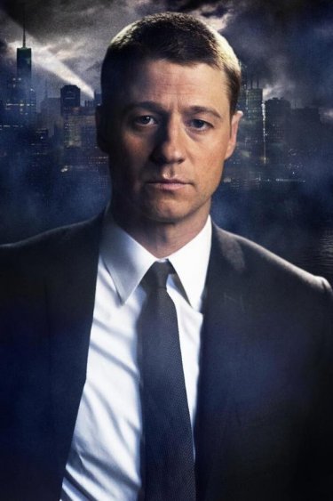 Gotham: immagine promozionale della serie con Ben McKenzie nel ruolo di James Gordon