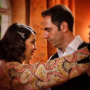 Una villa per due - Donatella Finocchiaro e Neri Marcorè nel tv movie