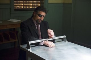 Arrow: Manu Bennett in una scena dell'episodio Deathstroke