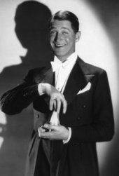 Una foto di Maurice Chevalier
