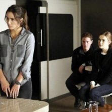 Agents of S.H.I.E.L.D.: Chloe Bennet, Iain De Caestecker ed Elizabeth Henstridge nell'episodio Turn, Turn, Turn