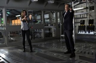 Agents of S.H.I.E.L.D.: Clark Gregg e Chloe Bennet nell'episodio Turn, Turn, Turn