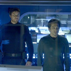 Helix: Hiroyuki Sanada in una scena dell'episodio Vector della prima stagione