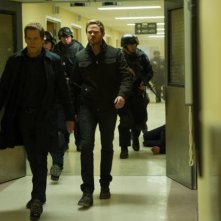 The Following: Kevin Bacon e Shawn Ashmore durante una scena dell'episodio Freedom della seconda stagione