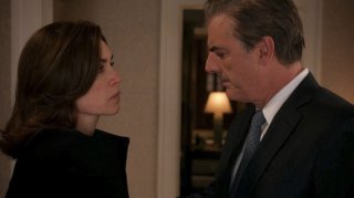 The Good Wife: Julianna Margulies e Chris Noth in una scena dell'episodio The Last Call