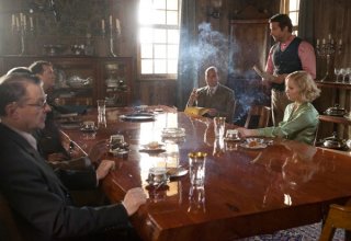 Una folle passione: Jennifer Lawrence e Bradley Cooper in una scena corale