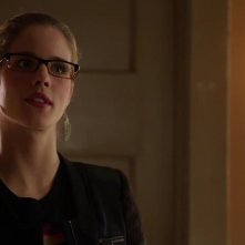 Arrow Emily Bett Rickards In Una Scena Dell Episodio Doppio Gioco Della Prima Stagione 329748