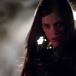 Arrow: Jessica De Gouw nell'episodio Vendetta