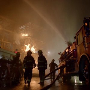 Arrow: una scena dell'episodio Bruciato, della prima stagione