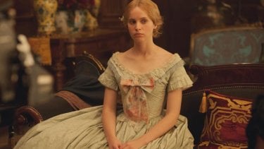 Felicity Jones èNelly Ternan, amante di Charles Dickens, in The Invisible Woman