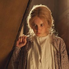 Felicity Jones nei panni di Nelly Ternan, amante di Charles Dickens, in The Invisible Woman