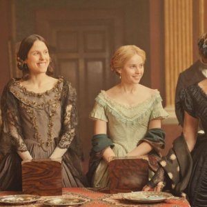 Kristin Scott Thomas con Felicity Jones, Perdita Weeks e Susanna Hislop in The Invisible Woman