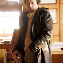 L'amour est un crime parfait: Mathieu Amalric nei panni del docente libertino Marc in una scena