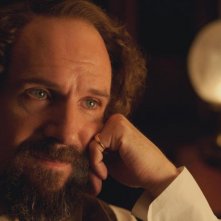 Ralph Fiennes nei panni di Charles Dickens in The Invisible Woman
