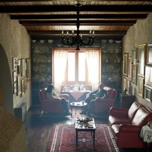 War Story: Ben Kingsley in una scena del film con Catherine Keener