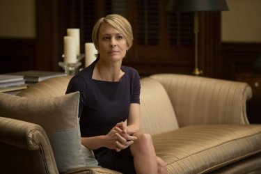 House of Cards: Robin Wright è Claire Underwood in un episodio della serie