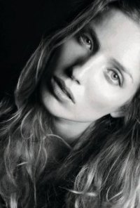 Una foto di Annabelle Wallis