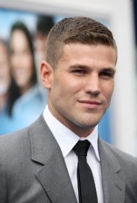 Una foto di Austin Stowell