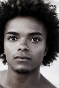 Una foto di Eka Darville