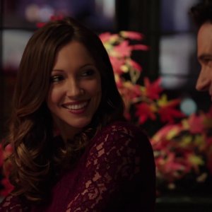 Arrow: Colin Donnell e Katie Cassidy in una scena dell'episodio La prova, prima stagione