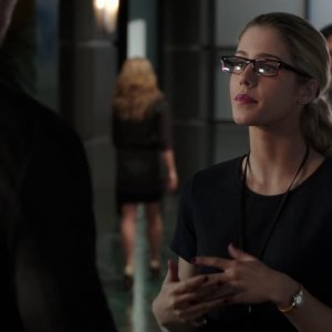 Arrow: Emily Bett Rickards nell'episodio Vertigine